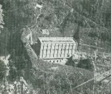 興建萬大發電廠